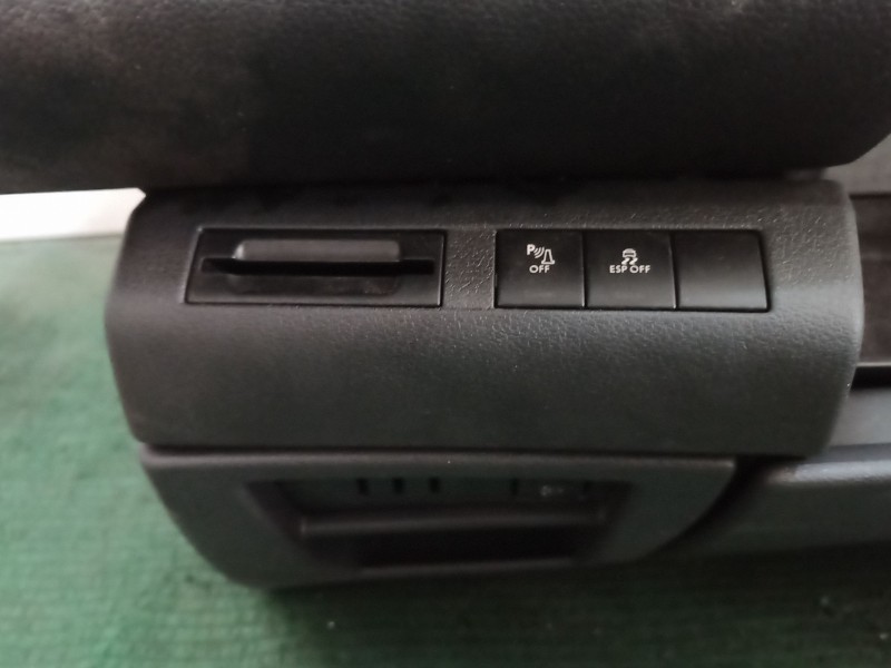 Recambio de salpicadero para peugeot 5008 (0u_, 0e_) 1.6 hdi referencia OEM IAM   