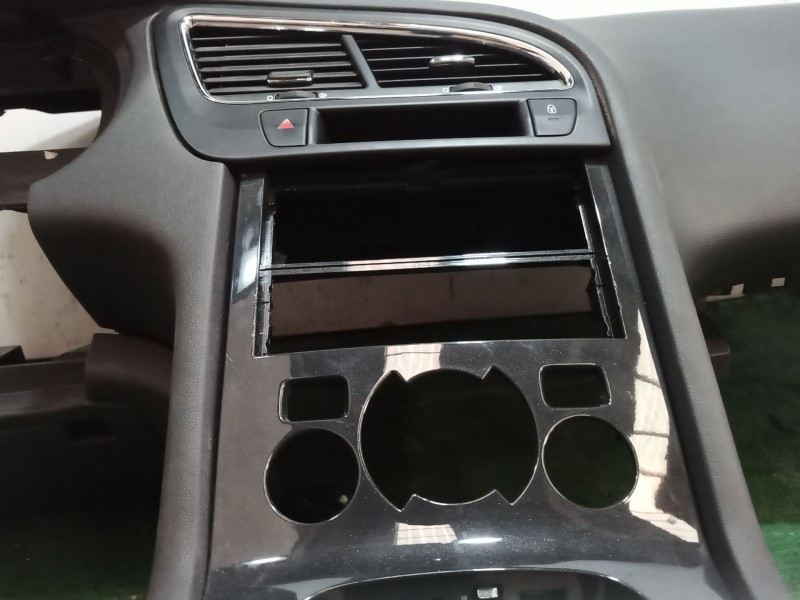 Recambio de salpicadero para peugeot 5008 (0u_, 0e_) 1.6 hdi referencia OEM IAM   