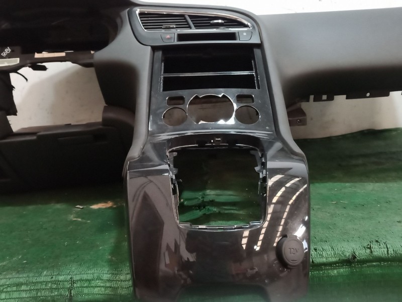 Recambio de salpicadero para peugeot 5008 (0u_, 0e_) 1.6 hdi referencia OEM IAM   