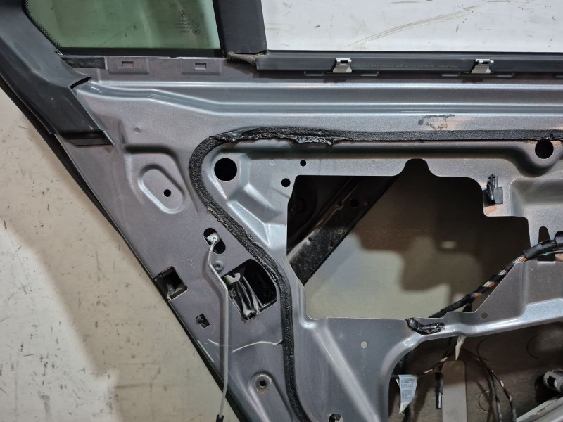 Recambio de puerta trasera izquierda para bmw 5 touring (e61) 520 d referencia OEM IAM   
