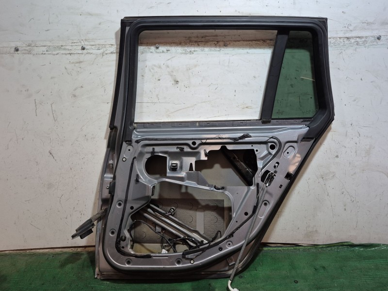 Recambio de puerta trasera derecha para bmw 5 touring (e61) 520 d referencia OEM IAM   