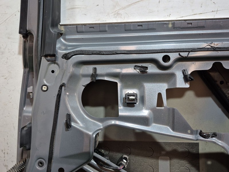 Recambio de puerta trasera derecha para bmw 5 touring (e61) 520 d referencia OEM IAM   