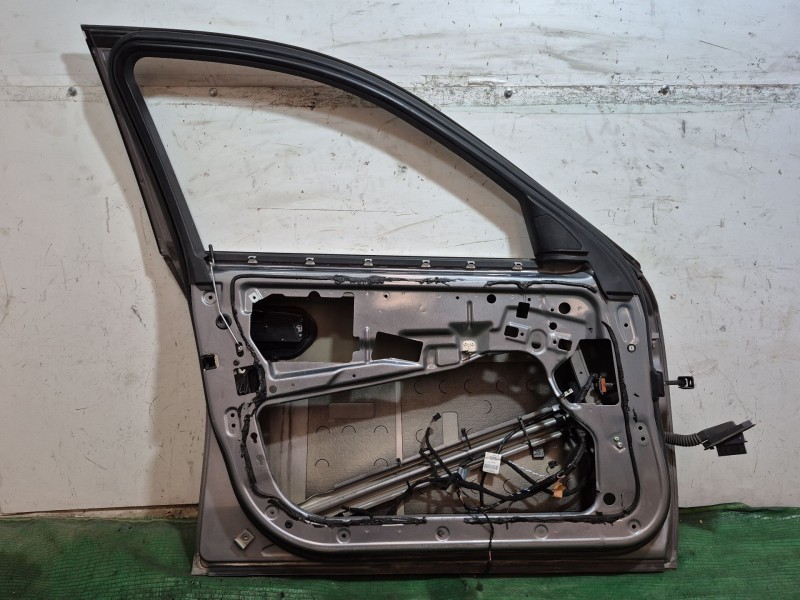 Recambio de puerta delantera izquierda para bmw 5 touring (e61) 520 d referencia OEM IAM   