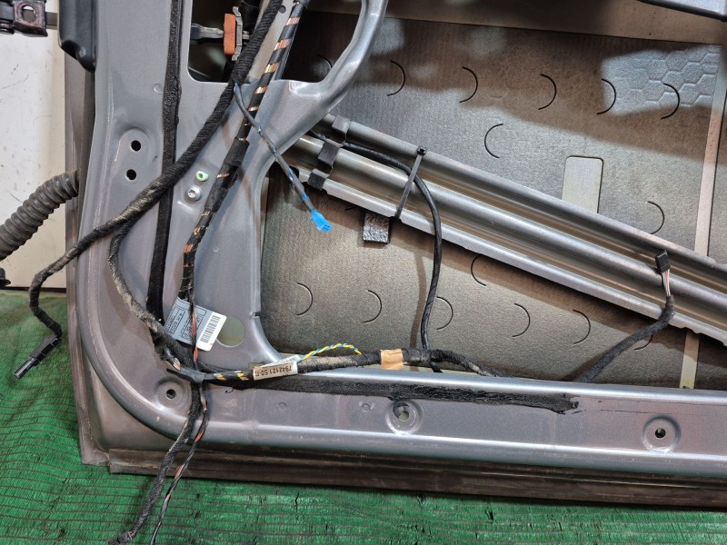 Recambio de puerta delantera derecha para bmw 5 touring (e61) 520 d referencia OEM IAM   