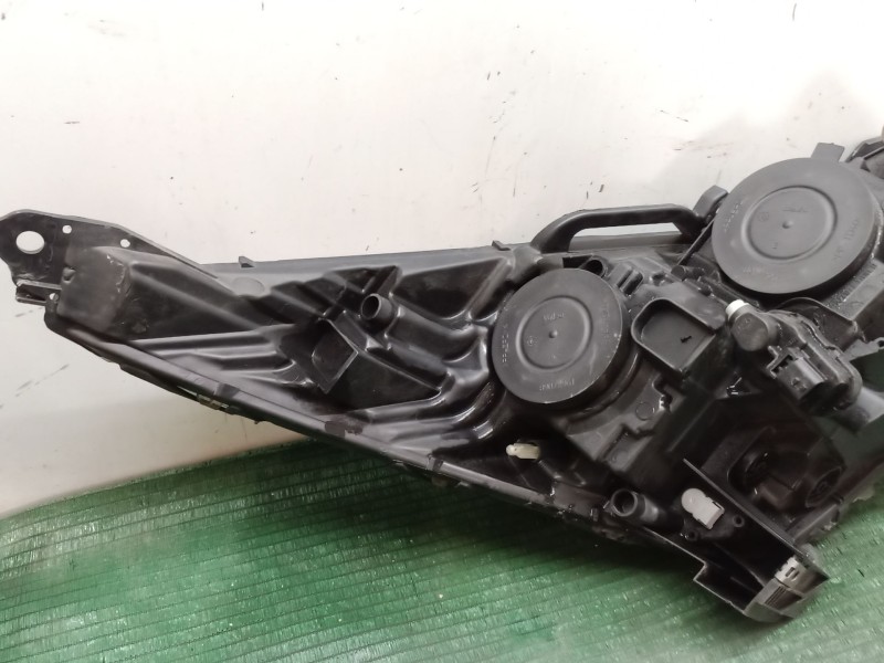 Recambio de faro izquierdo para peugeot 5008 (0u_, 0e_) 1.6 hdi referencia OEM IAM   
