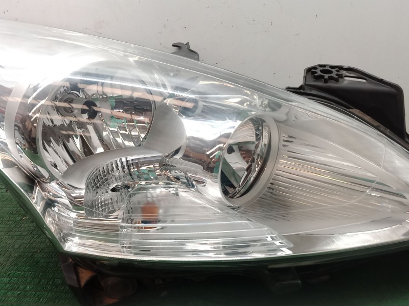 Recambio de faro derecho para peugeot 5008 (0u_, 0e_) 1.6 hdi referencia OEM IAM 9682519080 9682519080 9682519080