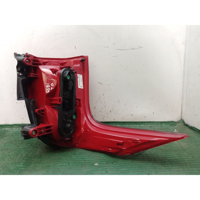 Recambio de piloto trasero derecho para peugeot 5008 (0u_, 0e_) 1.6 hdi referencia OEM IAM   