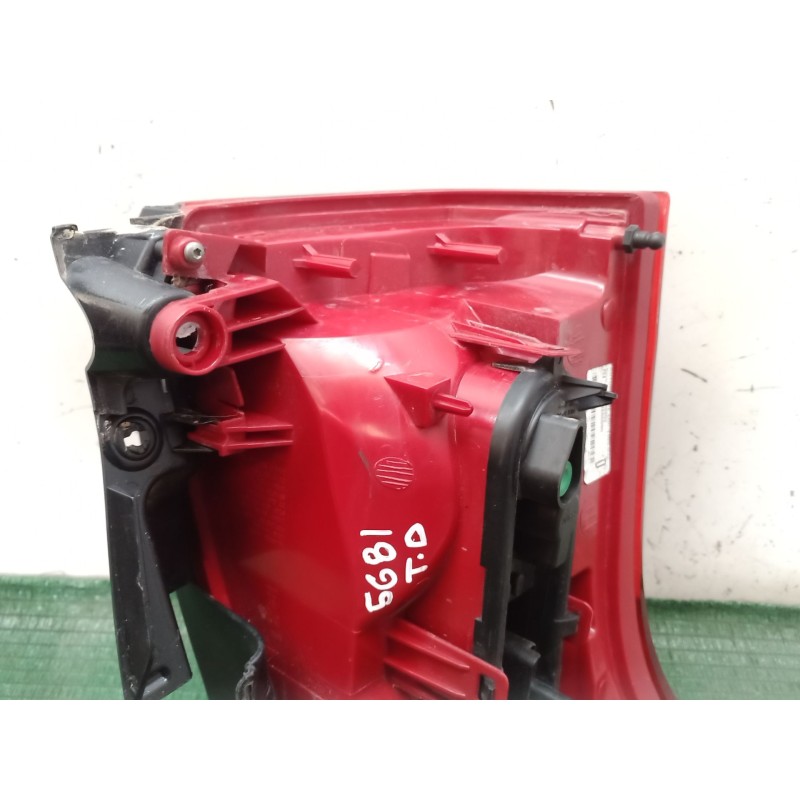 Recambio de piloto trasero derecho para peugeot 5008 (0u_, 0e_) 1.6 hdi referencia OEM IAM   