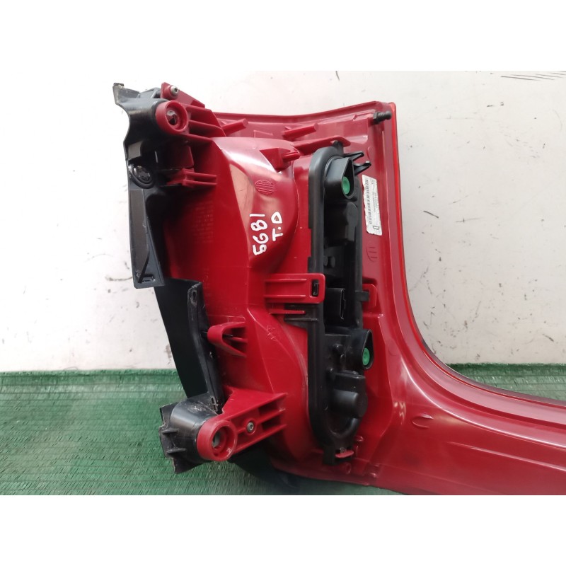 Recambio de piloto trasero derecho para peugeot 5008 (0u_, 0e_) 1.6 hdi referencia OEM IAM   