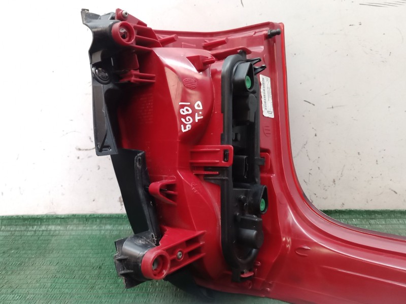 Recambio de piloto trasero derecho para peugeot 5008 (0u_, 0e_) 1.6 hdi referencia OEM IAM   