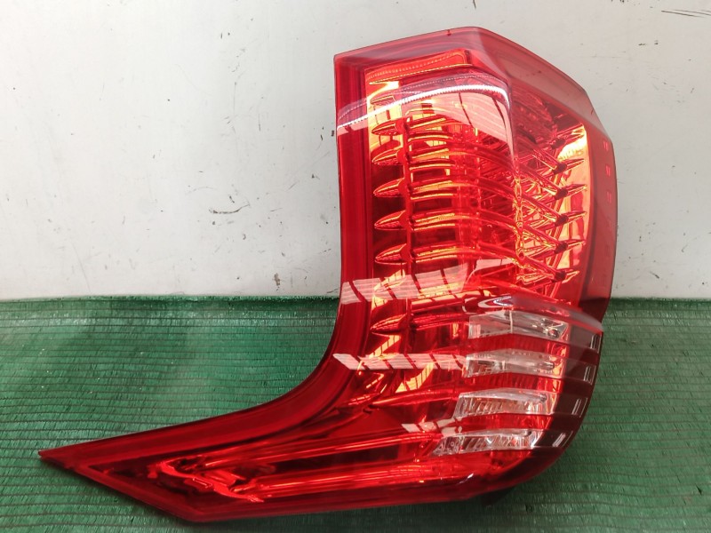 Recambio de piloto trasero derecho para peugeot 5008 (0u_, 0e_) 1.6 hdi referencia OEM IAM   