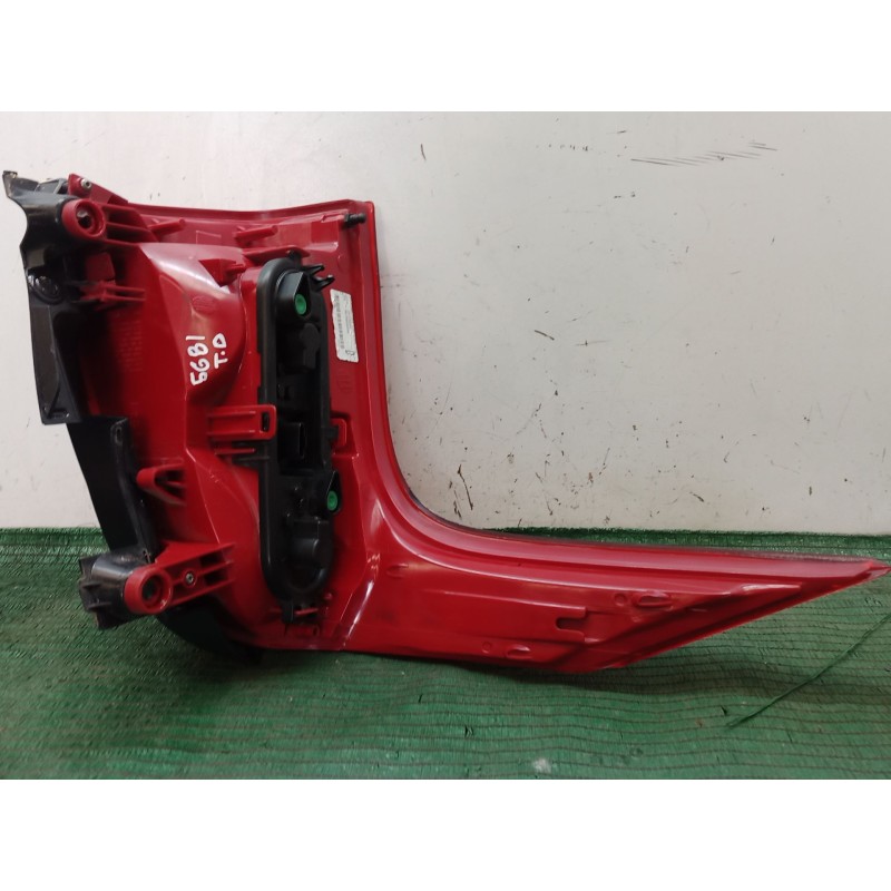 Recambio de piloto trasero derecho para peugeot 5008 (0u_, 0e_) 1.6 hdi referencia OEM IAM   