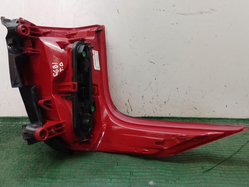 Recambio de piloto trasero derecho para peugeot 5008 (0u_, 0e_) 1.6 hdi referencia OEM IAM   