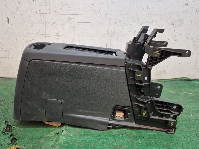 Recambio de consola central trasera para peugeot 5008 (0u_, 0e_) 1.6 hdi referencia OEM IAM   