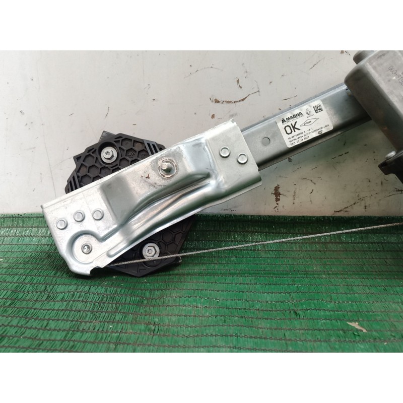 Recambio de elevalunas delantero derecho para dacia sandero ii tce 90 (b8m1, b8ma) referencia OEM IAM   