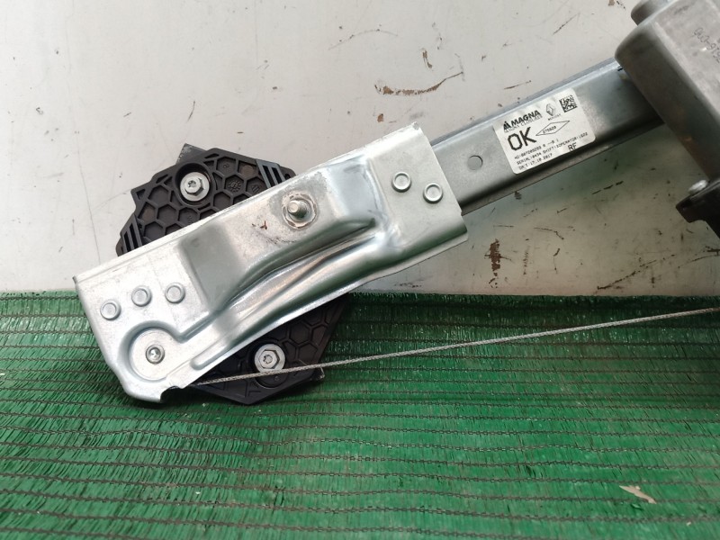 Recambio de elevalunas delantero derecho para dacia sandero ii tce 90 (b8m1, b8ma) referencia OEM IAM   