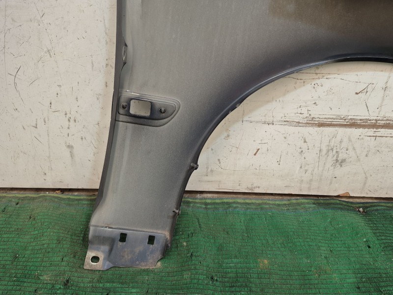 Recambio de aleta delantera izquierda para volvo v70 ii (285) 2.4 t referencia OEM IAM   