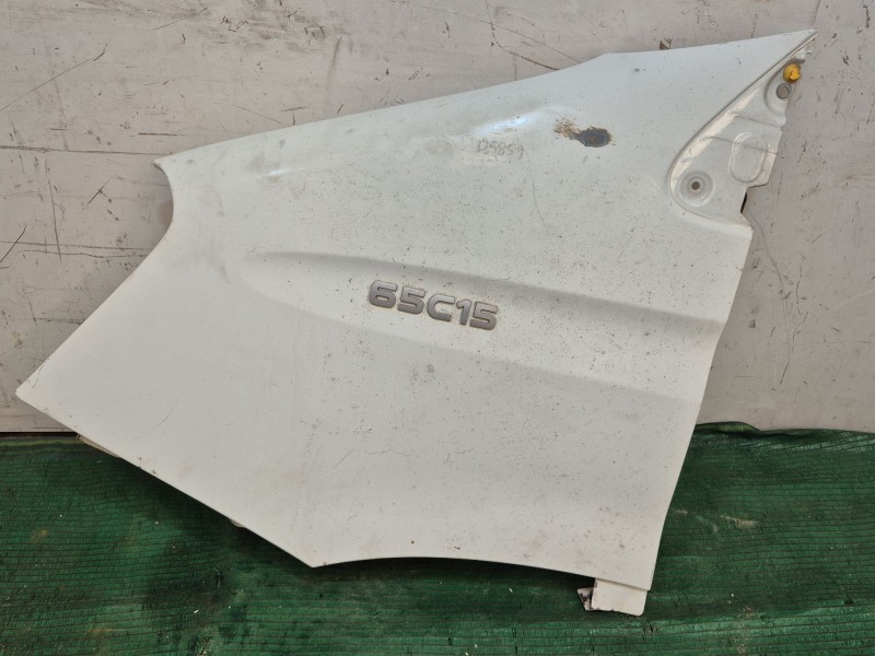 Recambio de aleta delantera izquierda para iveco daily iv furgoneta 65c15 referencia OEM IAM   
