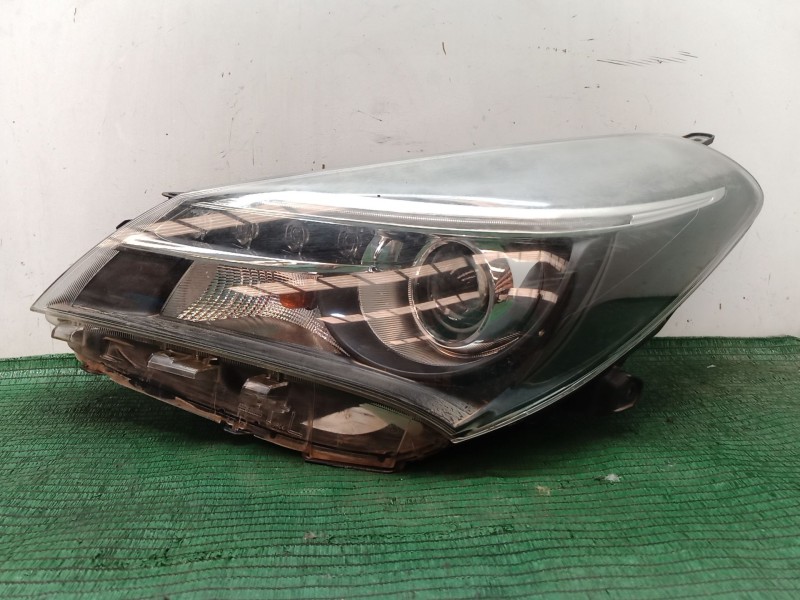 Recambio de faro izquierdo para toyota yaris (_p13_) 1.5 hybrid (nhp130_) referencia OEM IAM   