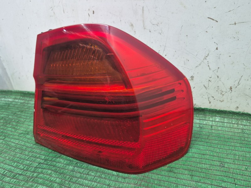 Recambio de piloto trasero derecho para bmw 3 (e90) 320 d referencia OEM IAM 6937458 6937458 27630218L2