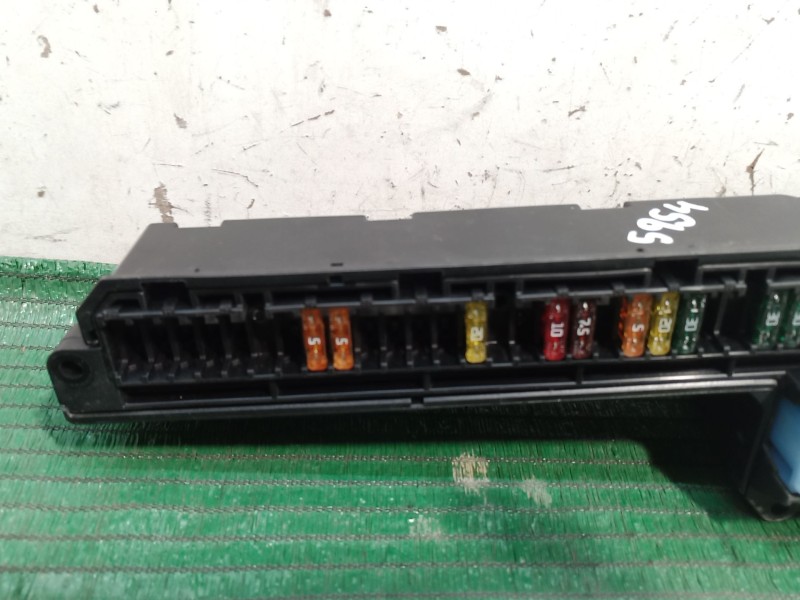 Recambio de caja reles / fusibles para bmw 5 touring (e61) 520 d referencia OEM IAM   