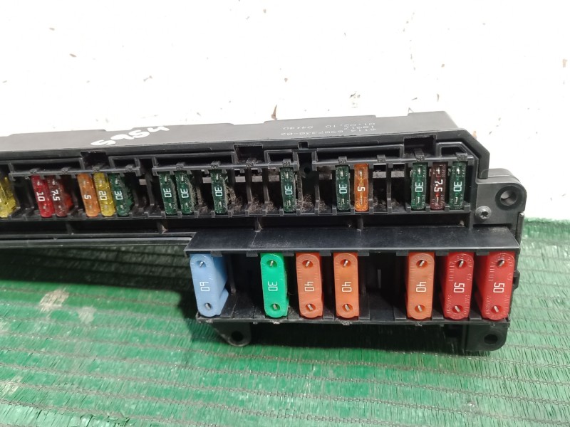 Recambio de caja reles / fusibles para bmw 5 touring (e61) 520 d referencia OEM IAM   