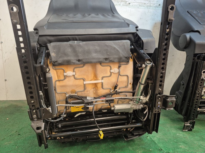 Recambio de juego de asientos completo para bmw 5 touring (e61) 520 d referencia OEM IAM   