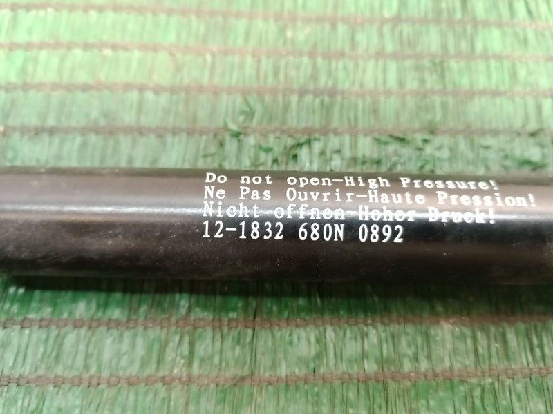 Recambio de amortiguadores maletero / porton para bmw 5 touring (e61) 520 d referencia OEM IAM   