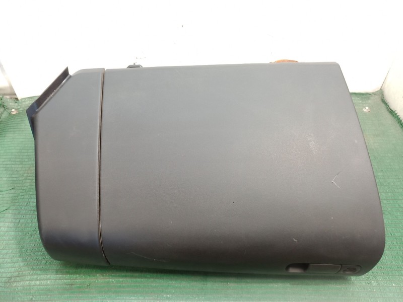 Recambio de guantera para mazda 3 (bl) 1.6 mzr (bl14) referencia OEM IAM   