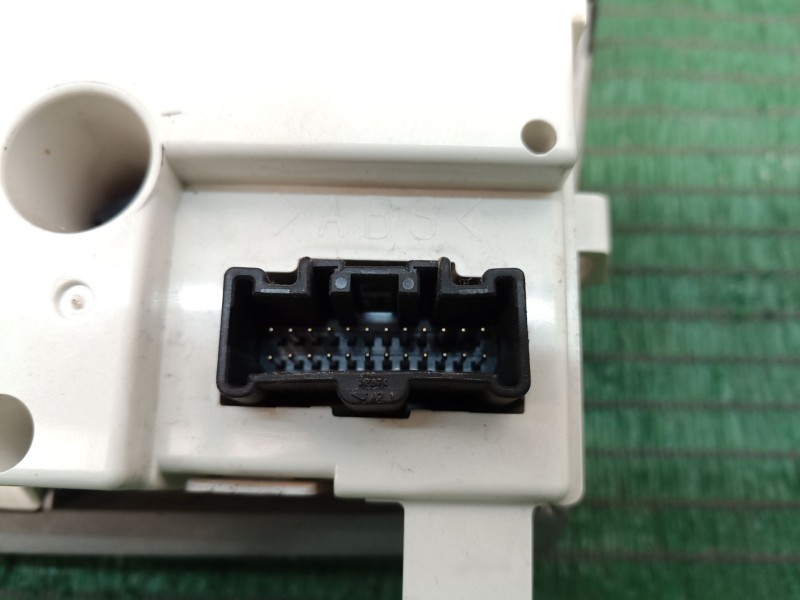 Recambio de mando climatizador para mazda 3 (bl) 1.6 mzr (bl14) referencia OEM IAM K1900BS3L K1900BS3L K1900BS3L