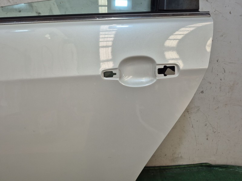 Recambio de puerta trasera izquierda para peugeot 5008 (0u_, 0e_) 1.6 hdi referencia OEM IAM   