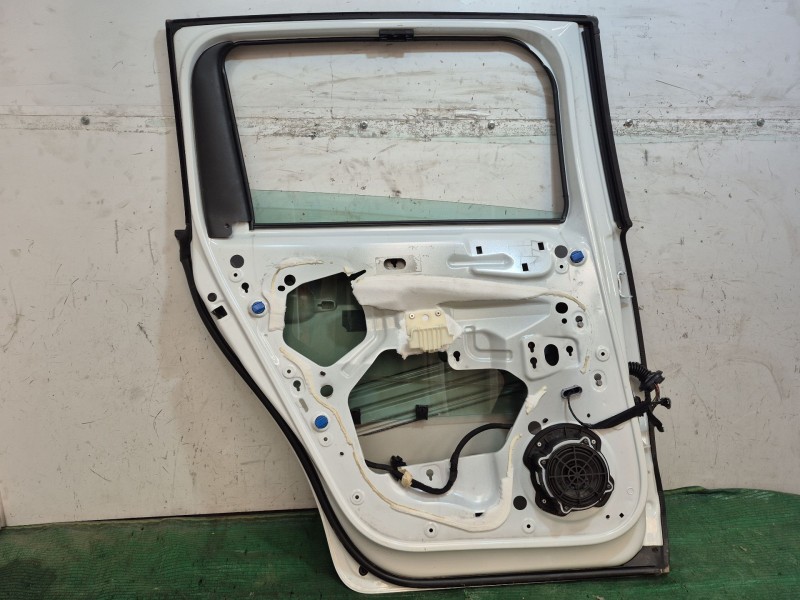 Recambio de puerta trasera izquierda para peugeot 5008 (0u_, 0e_) 1.6 hdi referencia OEM IAM   