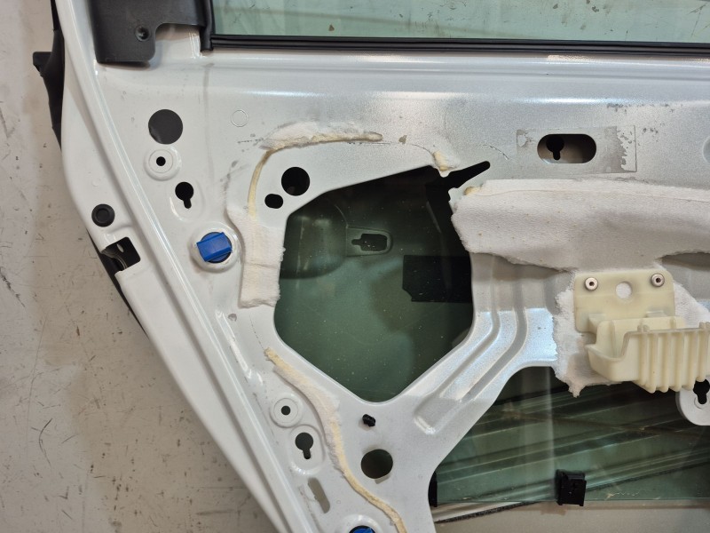 Recambio de puerta trasera izquierda para peugeot 5008 (0u_, 0e_) 1.6 hdi referencia OEM IAM   