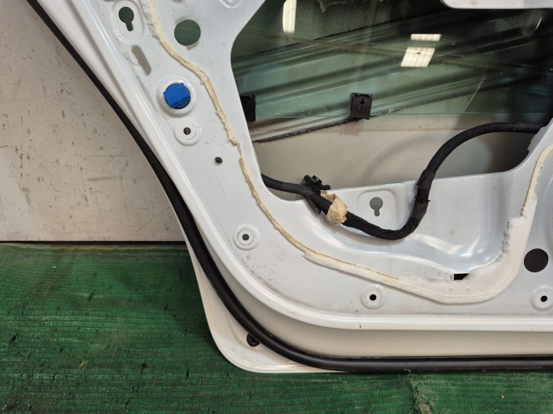 Recambio de puerta trasera izquierda para peugeot 5008 (0u_, 0e_) 1.6 hdi referencia OEM IAM   