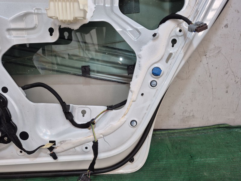 Recambio de puerta trasera derecha para peugeot 5008 (0u_, 0e_) 1.6 hdi referencia OEM IAM   