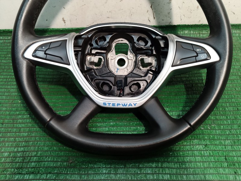 Recambio de volante para dacia sandero ii tce 90 (b8m1, b8ma) referencia OEM IAM 484007478R 484007478R 484007478R