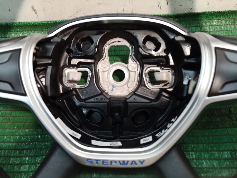 Recambio de volante para dacia sandero ii tce 90 (b8m1, b8ma) referencia OEM IAM 484007478R 484007478R 484007478R