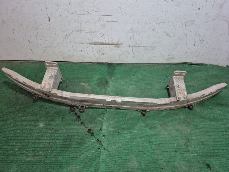 Recambio de refuerzo paragolpes delantero para bmw 5 touring (e61) 520 d referencia OEM IAM   