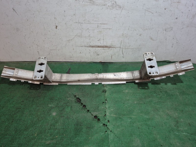 Recambio de refuerzo paragolpes delantero para bmw 5 touring (e61) 520 d referencia OEM IAM   