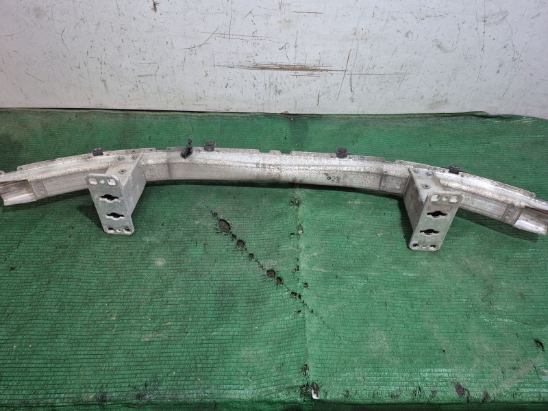 Recambio de refuerzo paragolpes delantero para bmw 5 touring (e61) 520 d referencia OEM IAM   