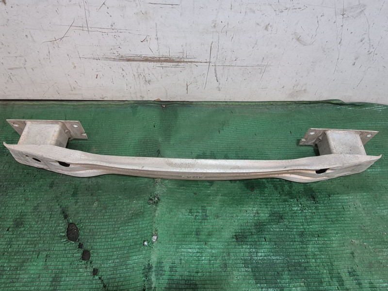 Recambio de refuerzo paragolpes delantero para opel astra j (p10) 1.4 (68) referencia OEM IAM   