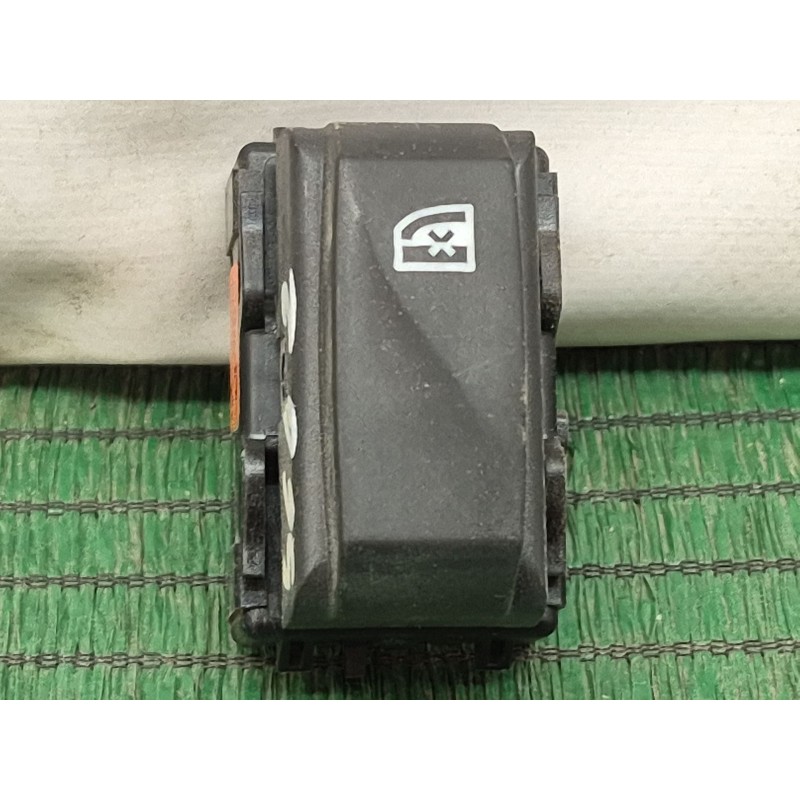 Recambio de interruptor para dacia sandero ii tce 90 (b8m1, b8ma) referencia OEM IAM   