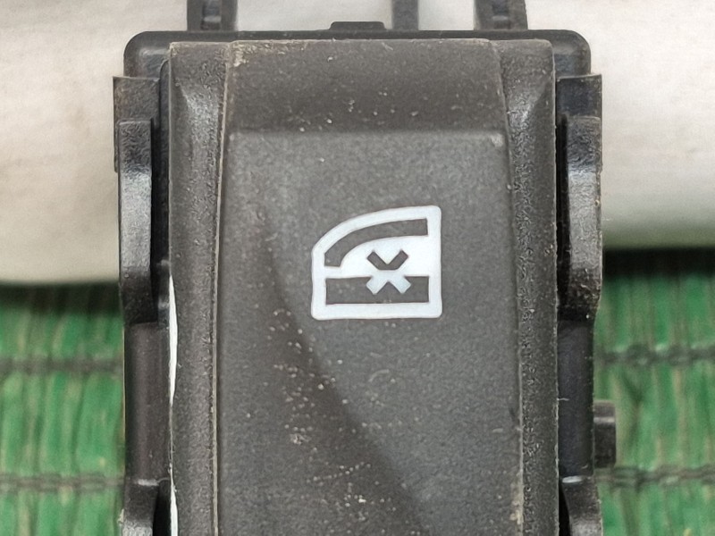 Recambio de interruptor para dacia sandero ii tce 90 (b8m1, b8ma) referencia OEM IAM   