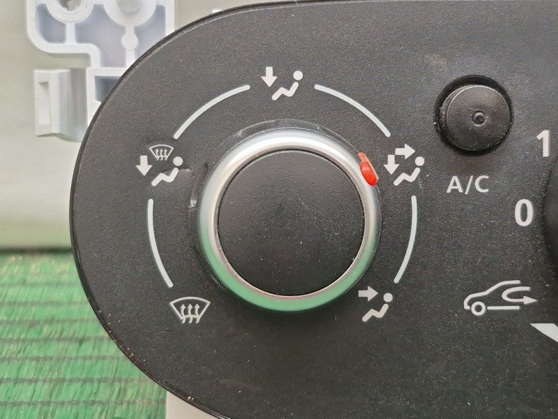 Recambio de mando climatizador para dacia sandero ii tce 90 (b8m1, b8ma) referencia OEM IAM   