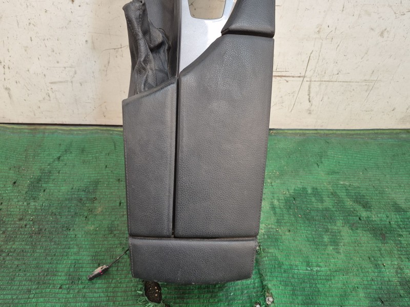 Recambio de consola central trasera para bmw 5 touring (e61) 520 d referencia OEM IAM   