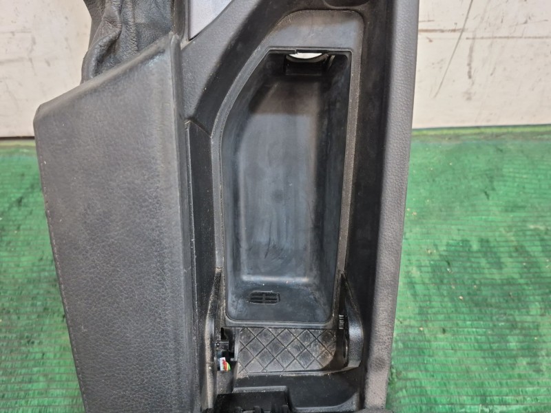 Recambio de consola central trasera para bmw 5 touring (e61) 520 d referencia OEM IAM   