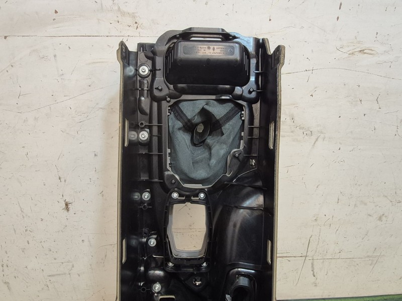 Recambio de consola central trasera para bmw 5 touring (e61) 520 d referencia OEM IAM   