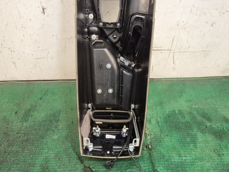 Recambio de consola central trasera para bmw 5 touring (e61) 520 d referencia OEM IAM   