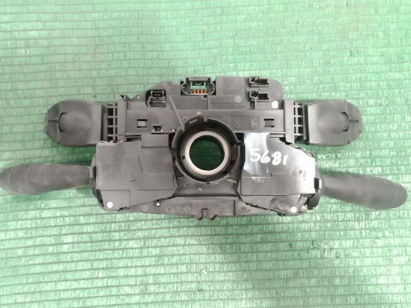 Recambio de mando multifuncion para peugeot 5008 (0u_, 0e_) 1.6 hdi referencia OEM IAM   