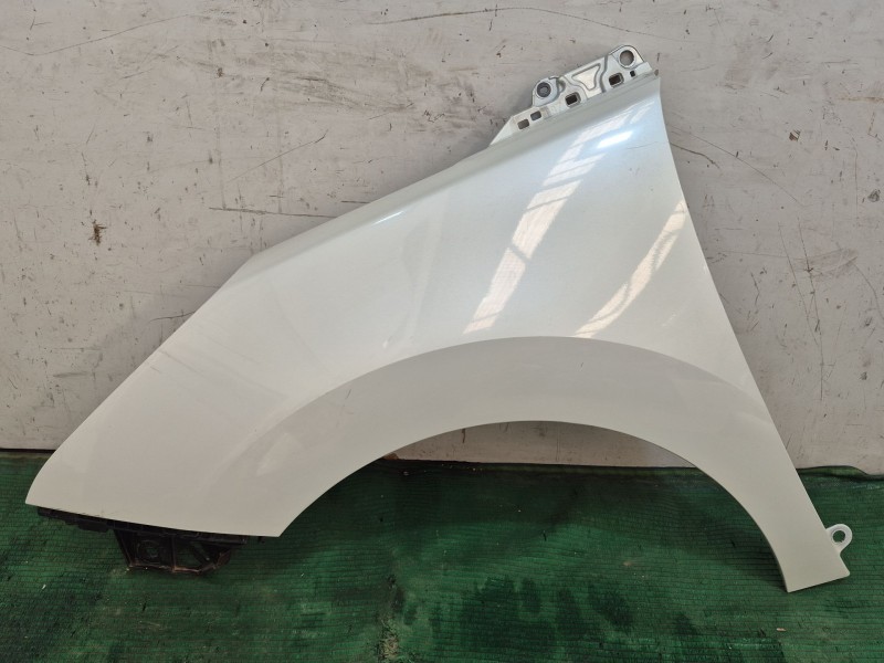 Recambio de aleta delantera izquierda para peugeot 5008 (0u_, 0e_) 1.6 hdi referencia OEM IAM   